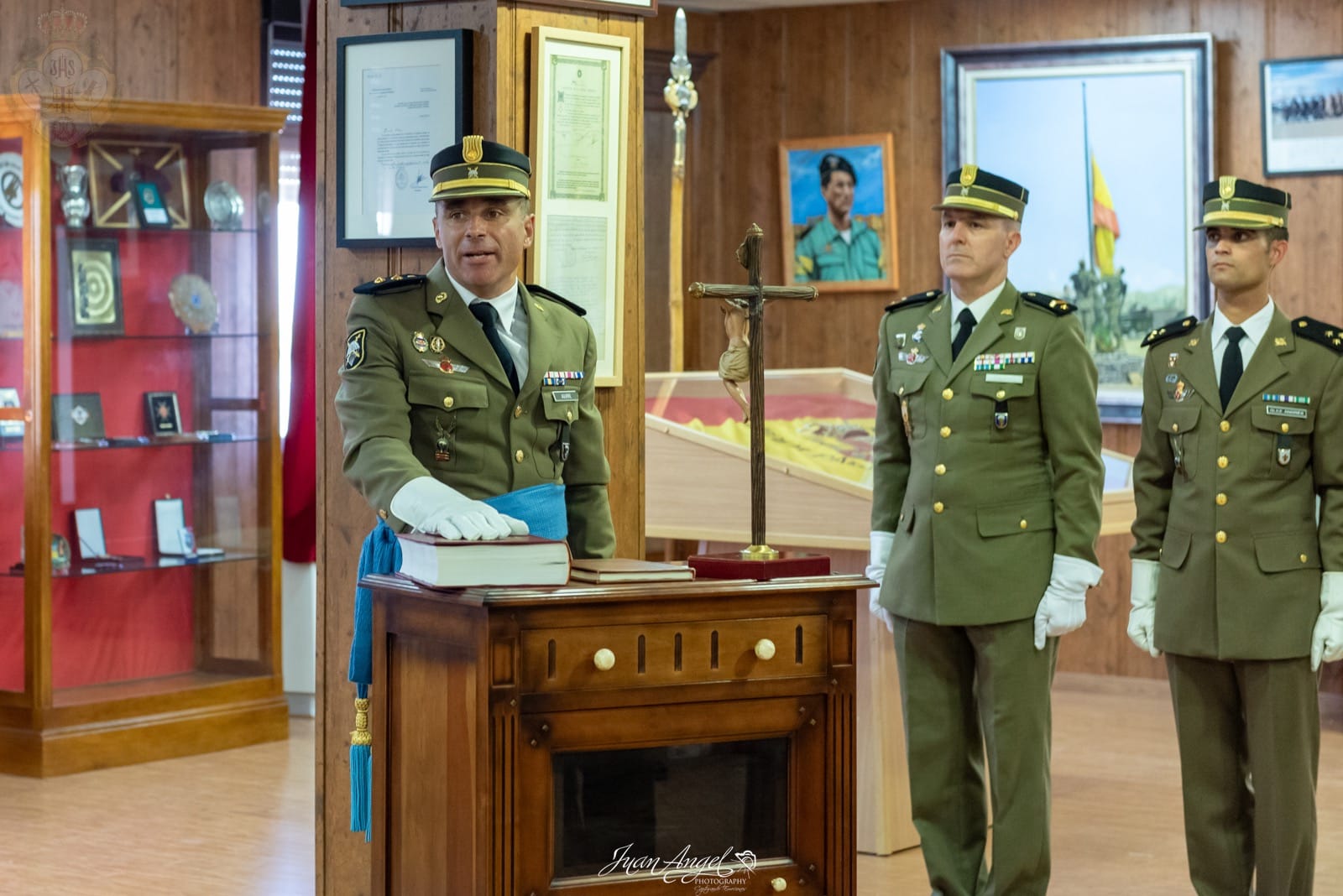 El Ilmo Sr Teniente Coronel D José Antonio Aguirre Puig nuevo Jefe